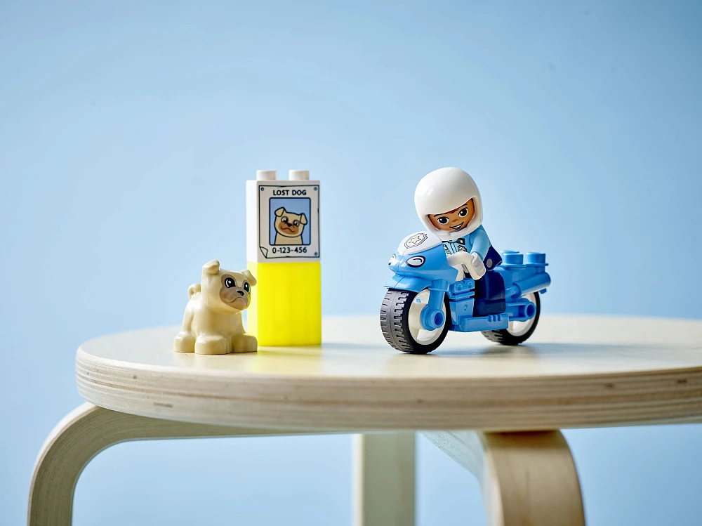 Конструктор LEGO DUPLO Полицейский мотоцикл [10967]